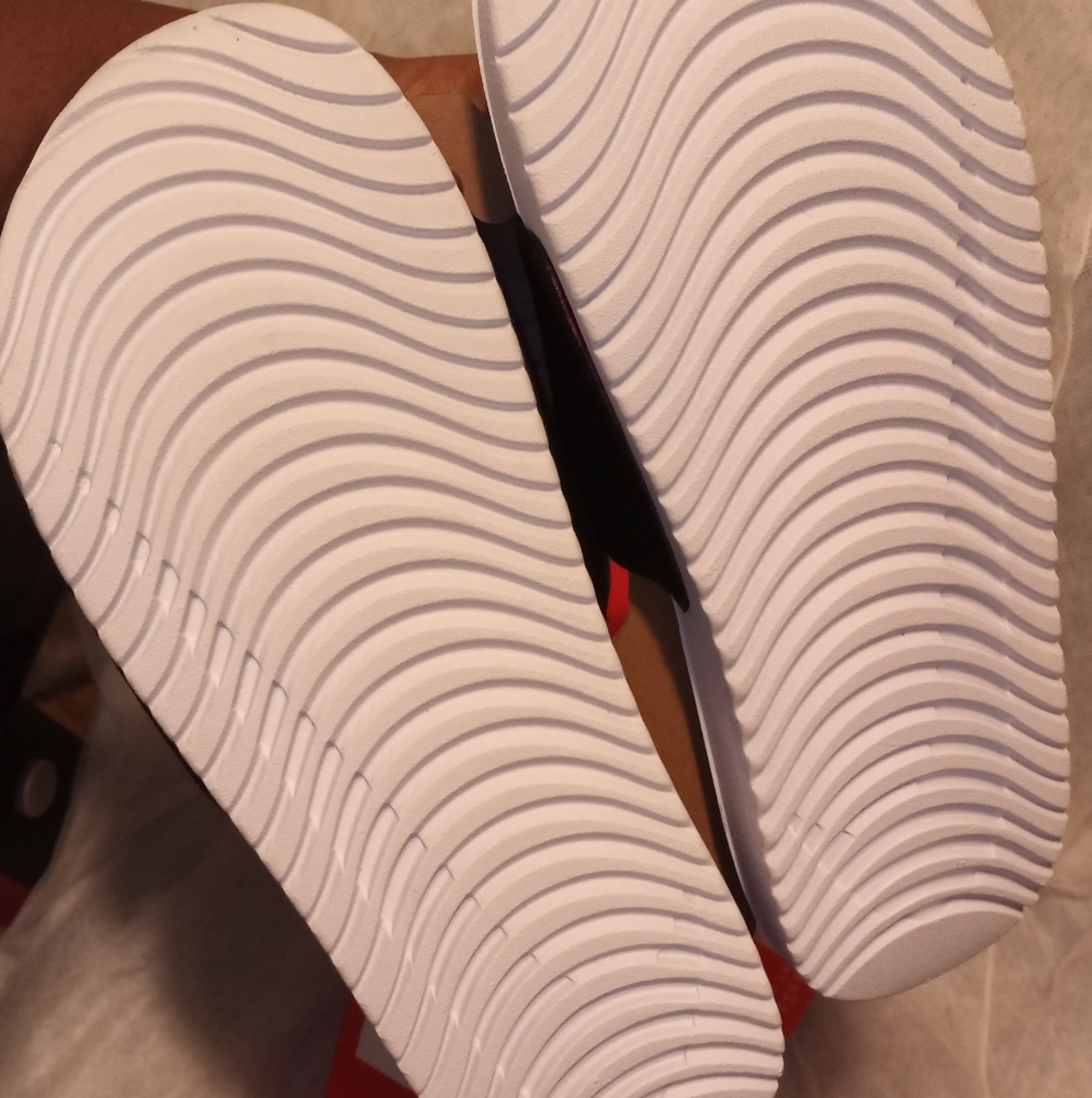Nike Slides - Picture 4 of 4